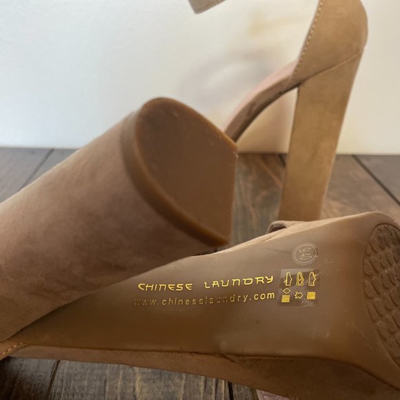 Chinese Laundry Tan Suede Super High Platform Heels Size 9 - Picture 3 of 7